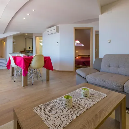 Apartment Pavlovic *