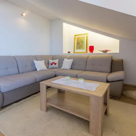 Pavlovic * Crikvenica